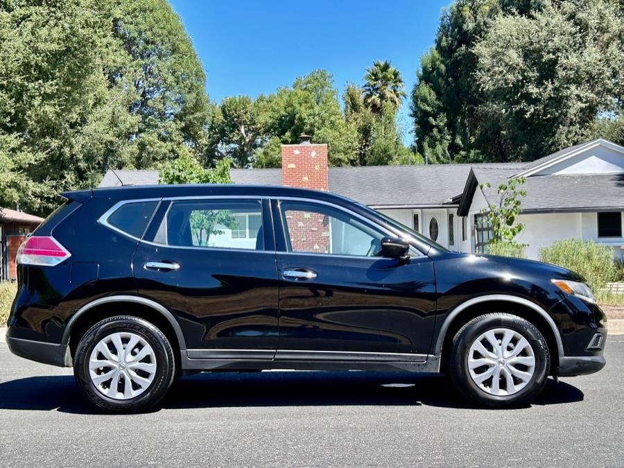 2015 Nissan Rogue FWD 4dr SV photo