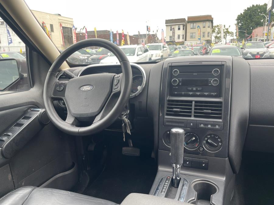 2010 Ford Explorer XLT photo