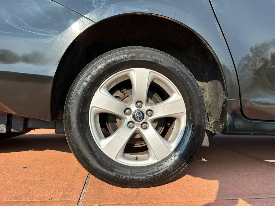 2019 Toyota Sienna L FWD 7-Passenger (Natl) photo
