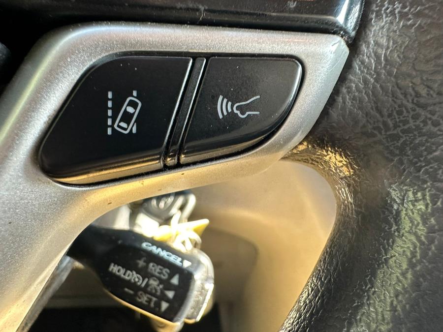 2019 Toyota Sienna L FWD 7-Passenger (Natl) photo