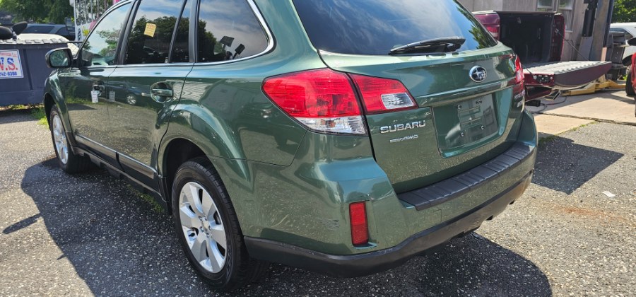 2011 Subaru Outback 2.5i Premium photo