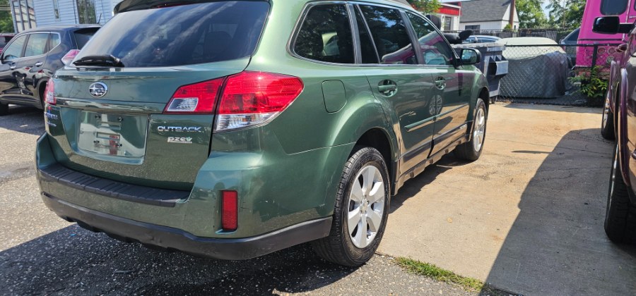 2011 Subaru Outback 2.5i Premium photo