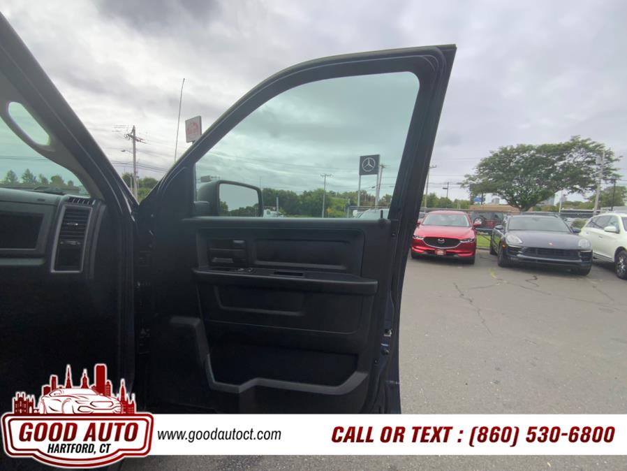 2017 RAM 1500 Express 4x4 Quad Cab 6''4