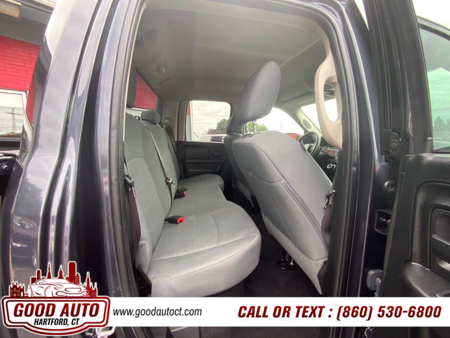 2017 RAM 1500 Express 4x4 Quad Cab 6''4