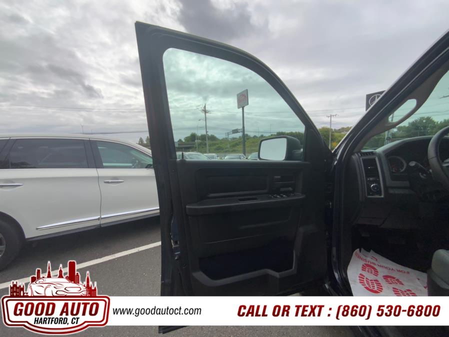 2017 RAM 1500 Express 4x4 Quad Cab 6''4