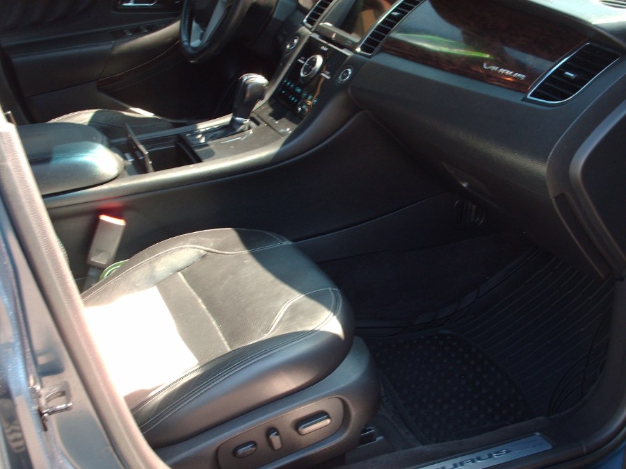 2018 Ford Taurus Limited FWD photo
