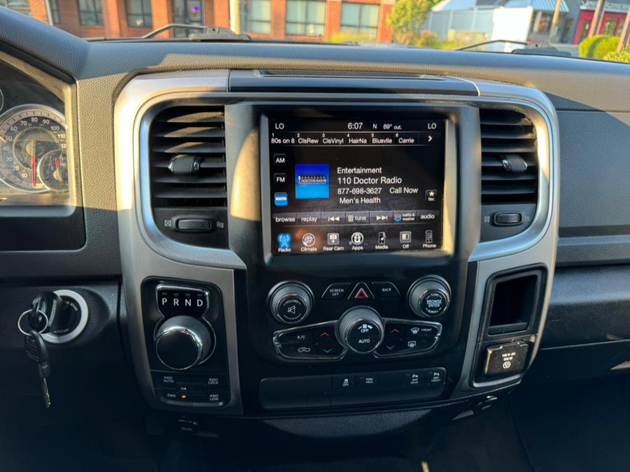 2017 RAM 1500 Big Horn 4x4 Crew Cab 5''7
