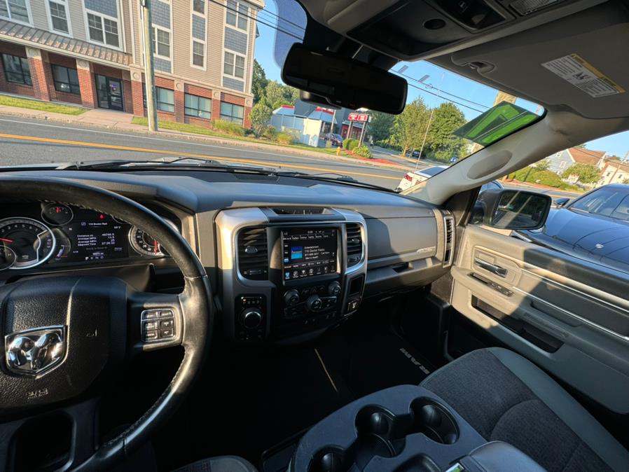 2017 RAM 1500 Big Horn 4x4 Crew Cab 5''7