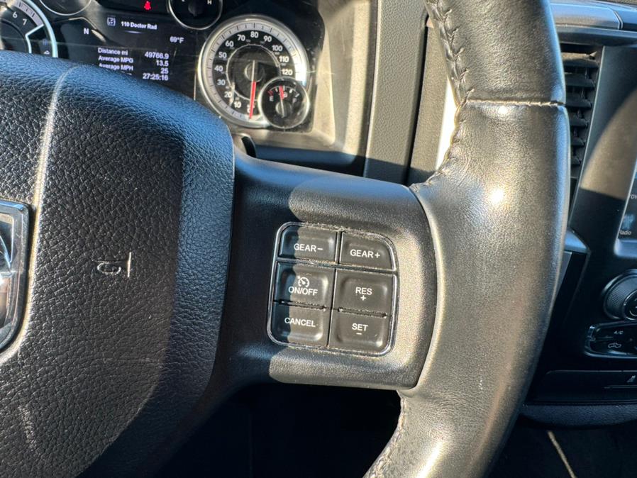 2017 RAM 1500 Big Horn 4x4 Crew Cab 5''7