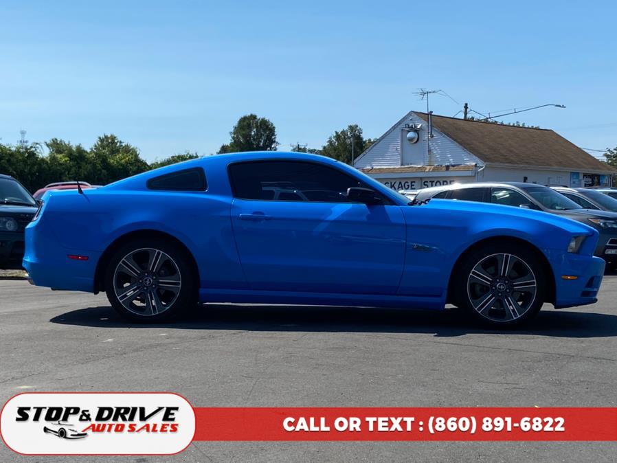 2014 Ford Mustang V6 photo