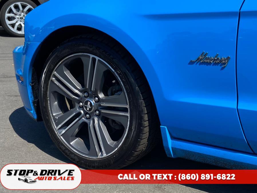 2014 Ford Mustang V6 photo