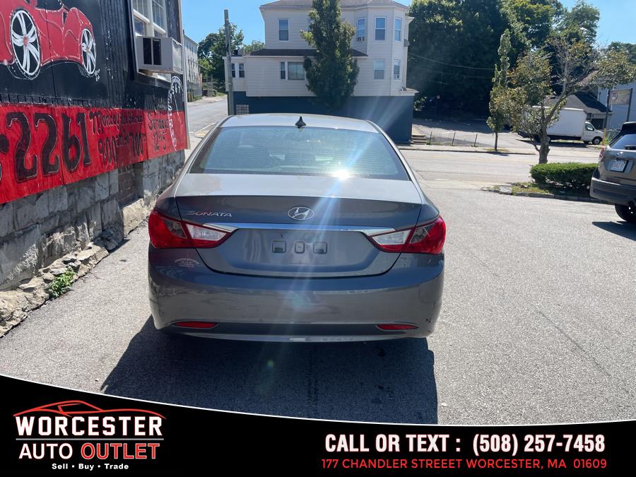 2013 Hyundai Sonata SE photo