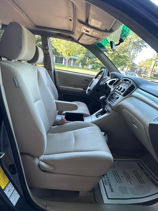 2004 Toyota Highlander photo