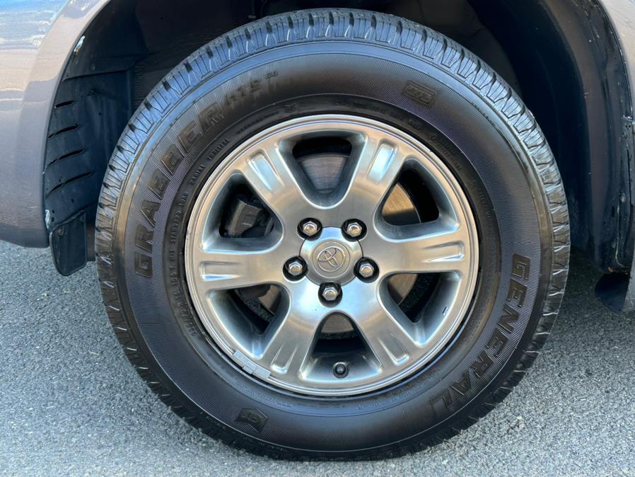 2004 Toyota Highlander photo