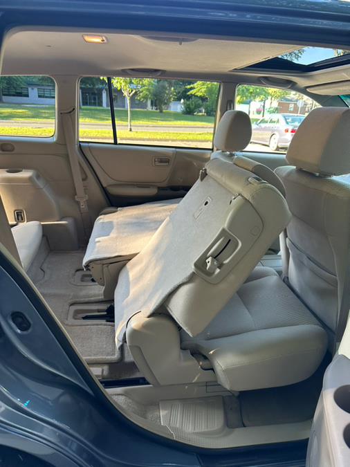 2004 Toyota Highlander photo