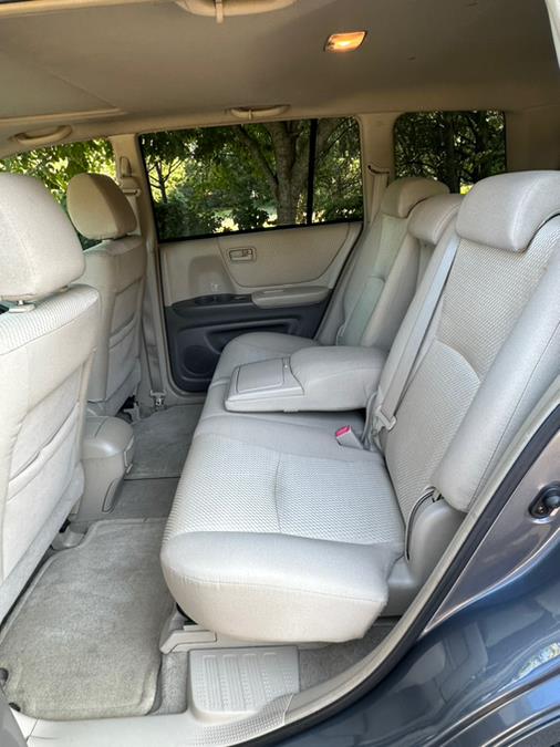 2004 Toyota Highlander photo