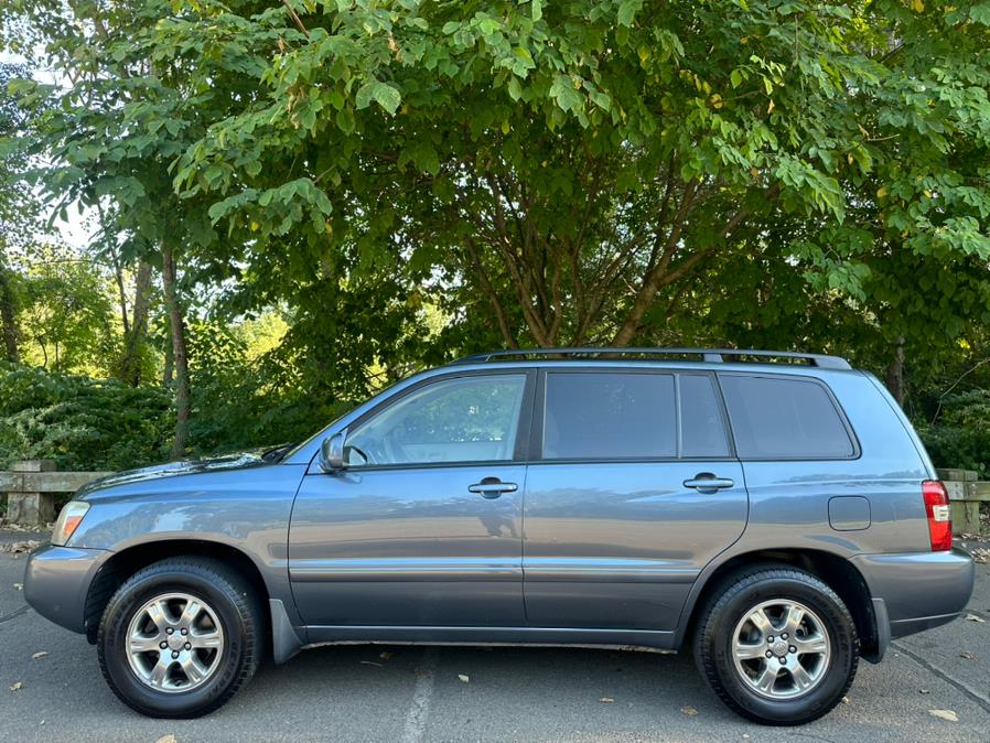 2004 Toyota Highlander photo