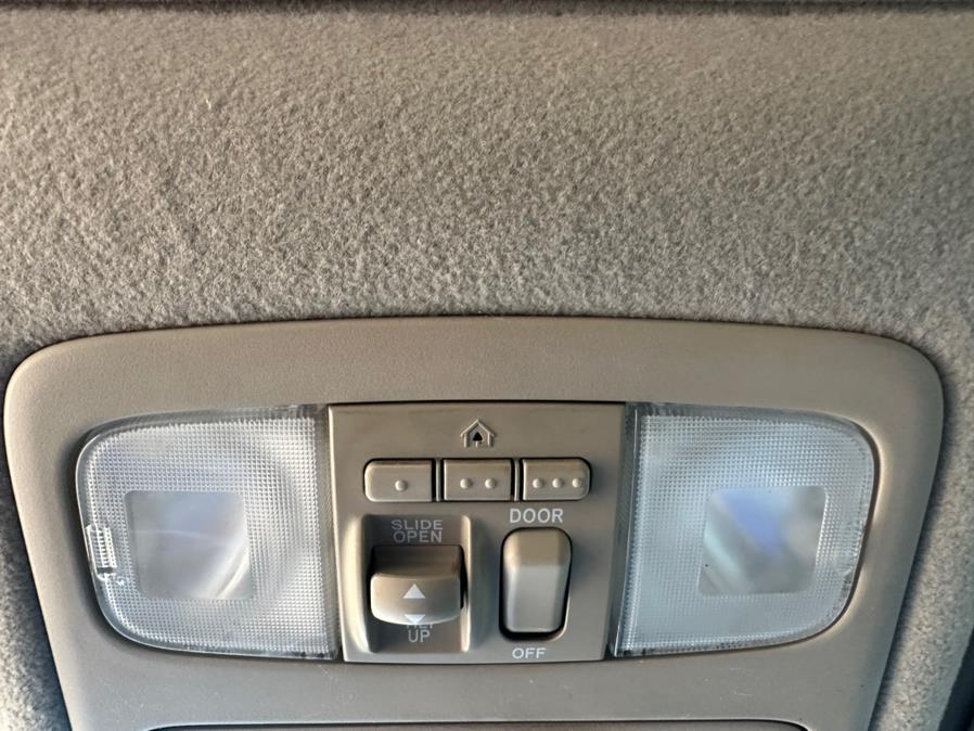 2004 Toyota Highlander photo