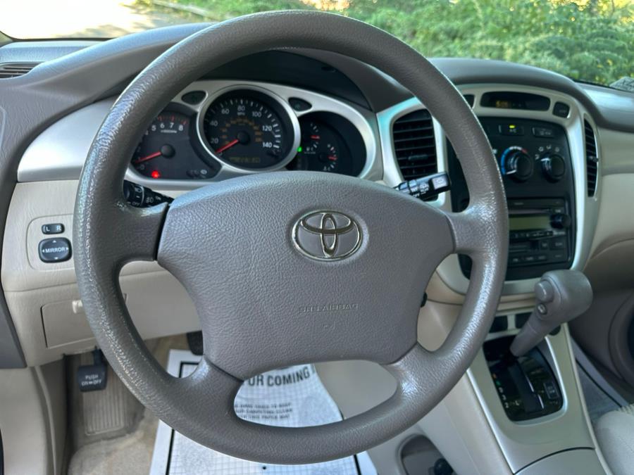 2004 Toyota Highlander photo