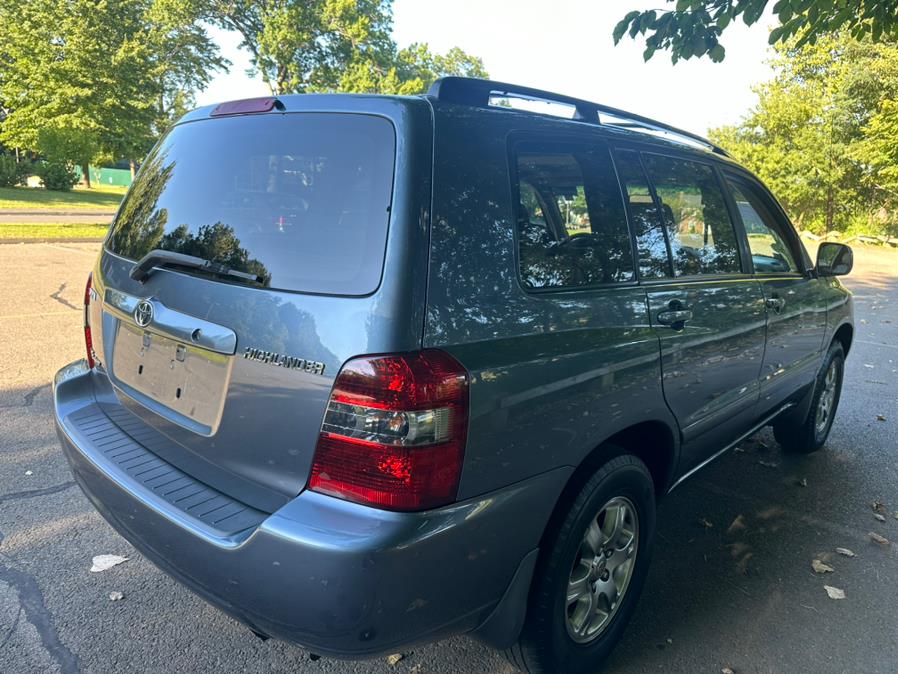 2004 Toyota Highlander photo