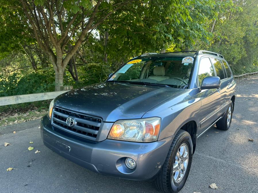 2004 Toyota Highlander photo