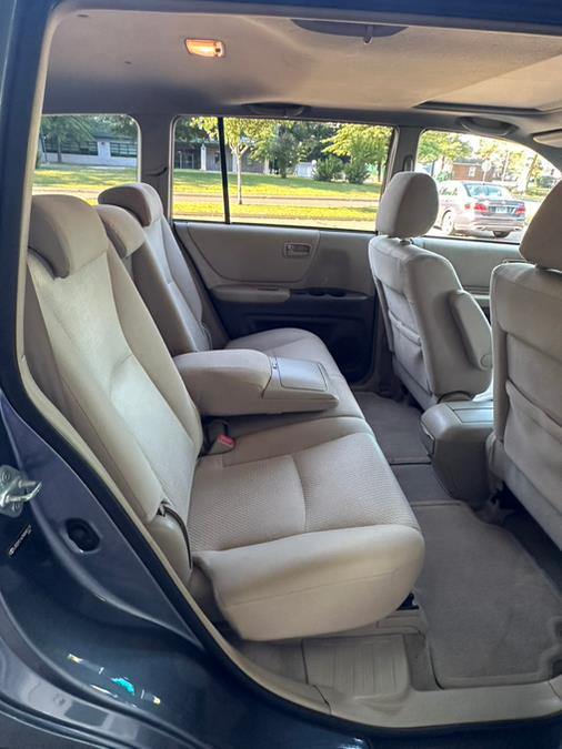 2004 Toyota Highlander photo