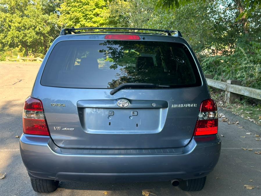 2004 Toyota Highlander photo