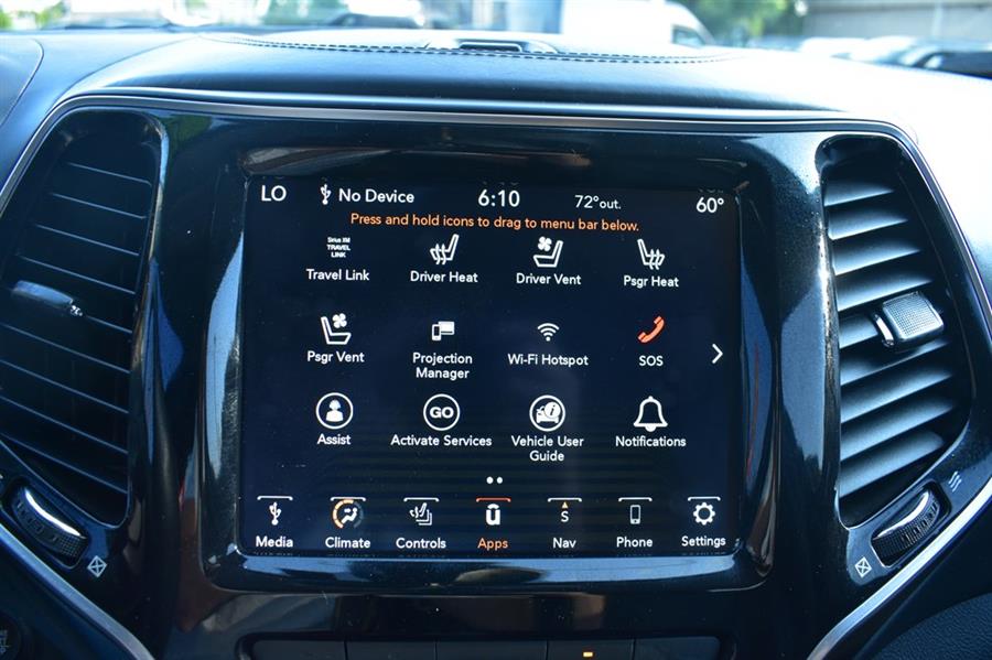 2019 Jeep Cherokee OVERLAND photo