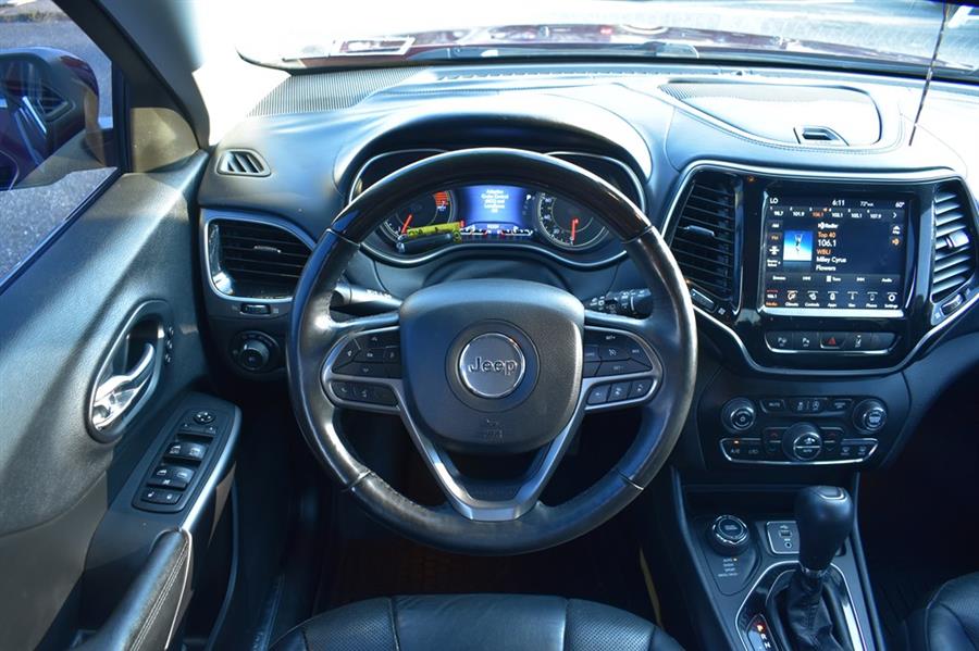 2019 Jeep Cherokee OVERLAND photo