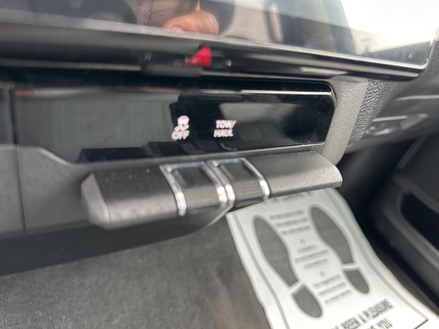 2020 RAM 1500 Big Horn 4x4 Quad Cab 6''4