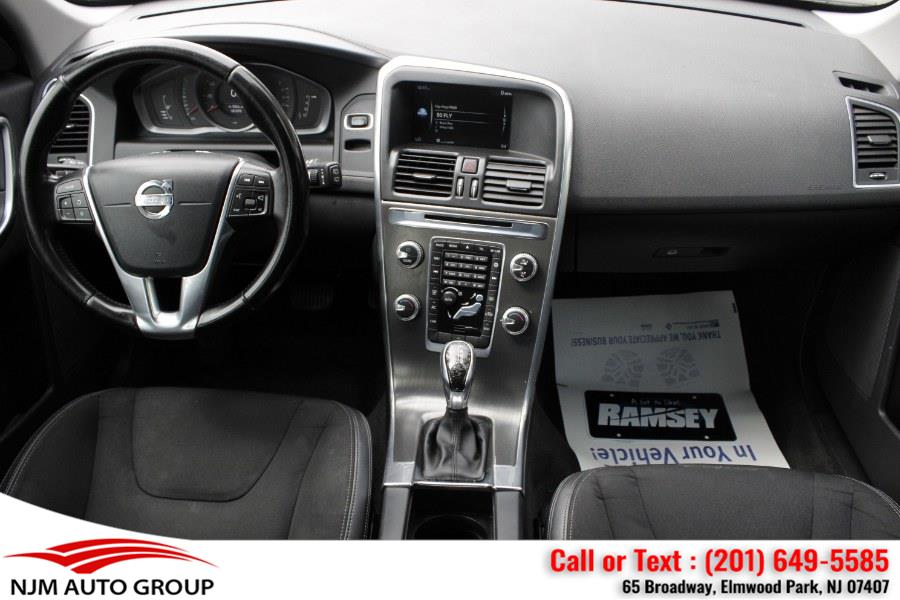 2015 Volvo XC60 2015.5 FWD 4dr T5 Drive-E photo