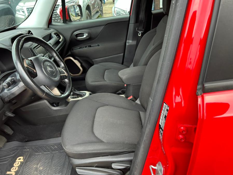 2016 Jeep Renegade 4WD 4dr Latitude photo