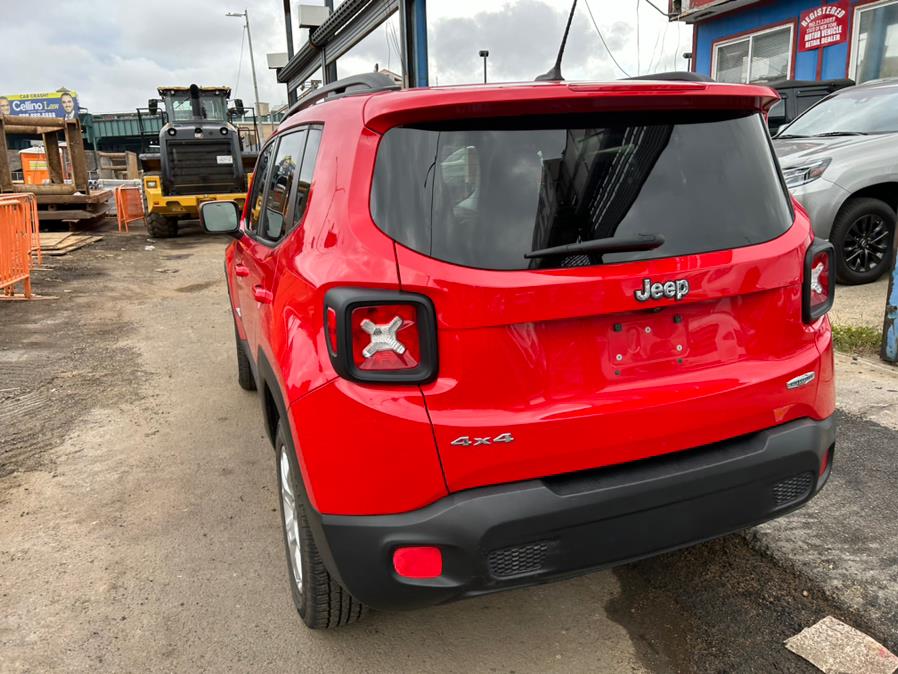 2016 Jeep Renegade 4WD 4dr Latitude photo