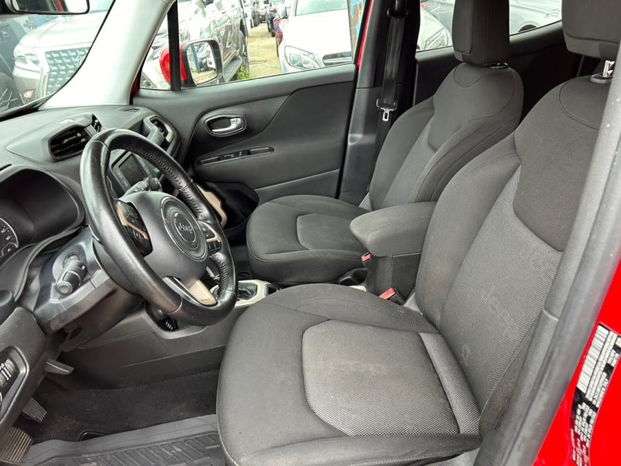 2016 Jeep Renegade 4WD 4dr Latitude photo