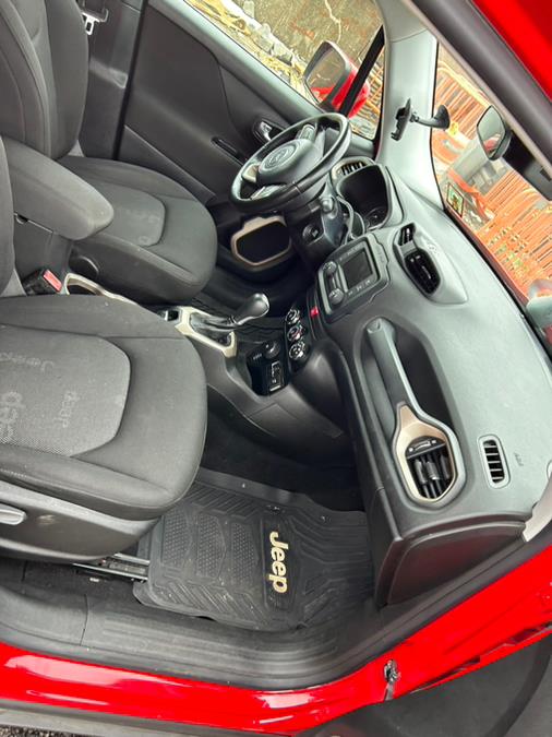 2016 Jeep Renegade 4WD 4dr Latitude photo