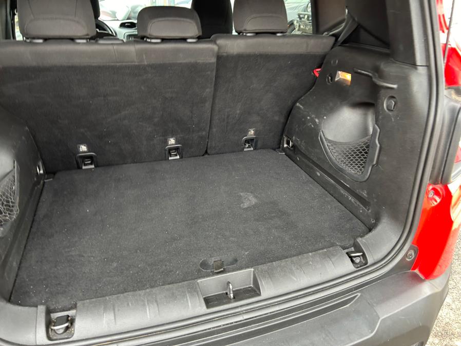 2016 Jeep Renegade 4WD 4dr Latitude photo