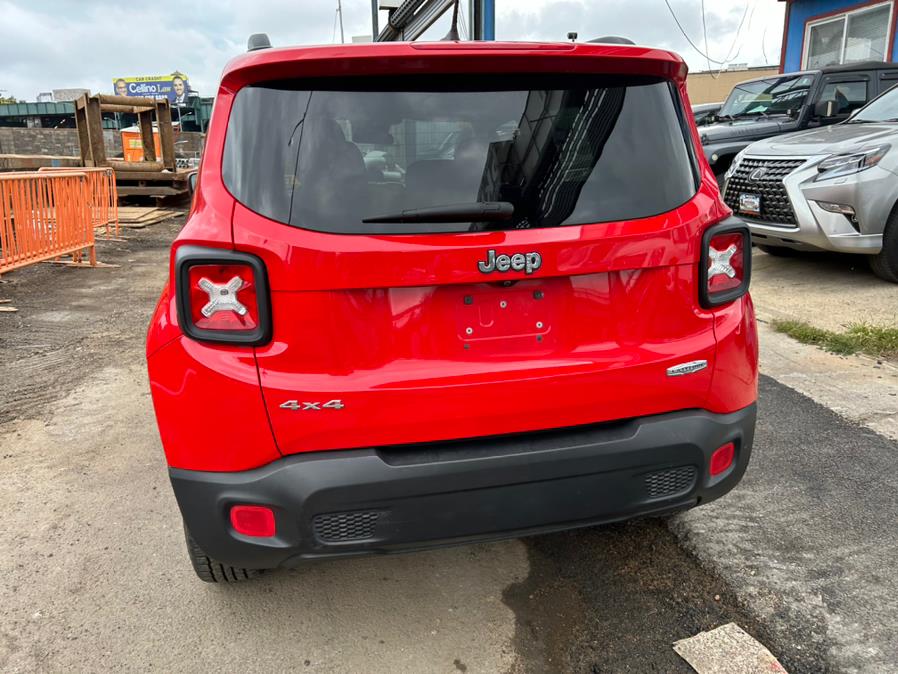 2016 Jeep Renegade 4WD 4dr Latitude photo