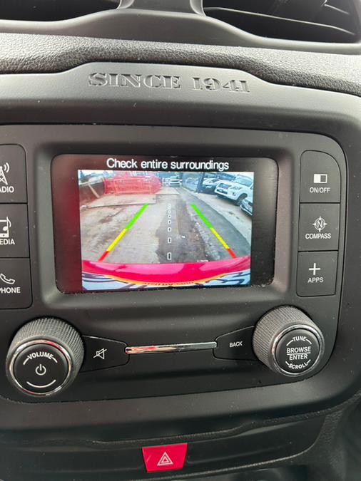 2016 Jeep Renegade 4WD 4dr Latitude photo