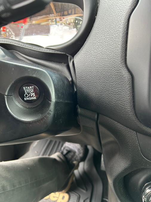 2016 Jeep Renegade 4WD 4dr Latitude photo