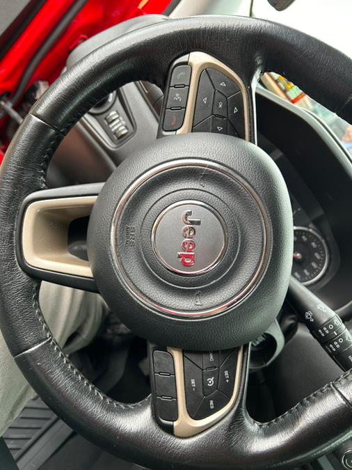 2016 Jeep Renegade 4WD 4dr Latitude photo