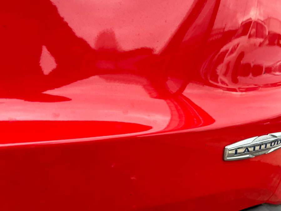 2016 Jeep Renegade 4WD 4dr Latitude photo