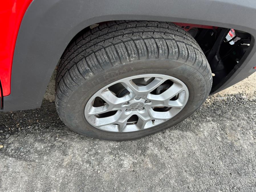 2016 Jeep Renegade 4WD 4dr Latitude photo