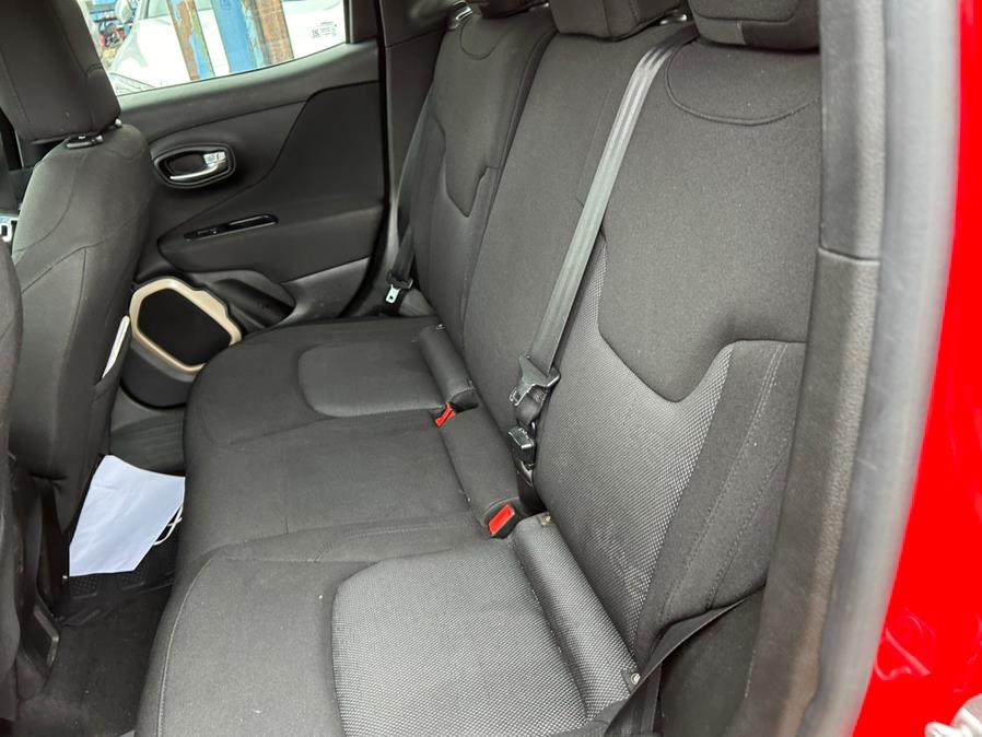 2016 Jeep Renegade 4WD 4dr Latitude photo