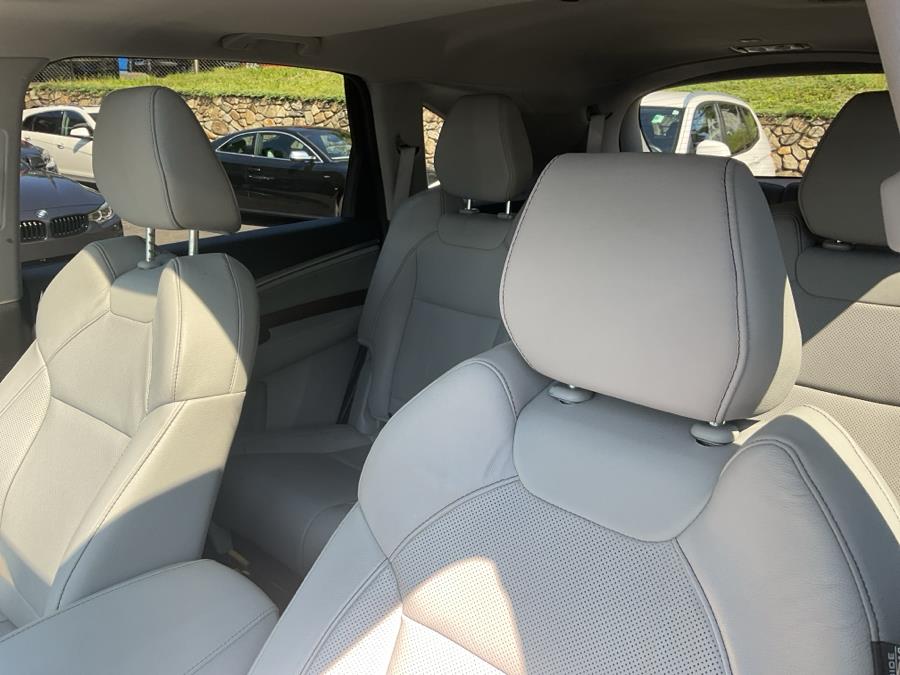2020 Acura MDX SH-AWD 7-Passenger w/Technolog photo