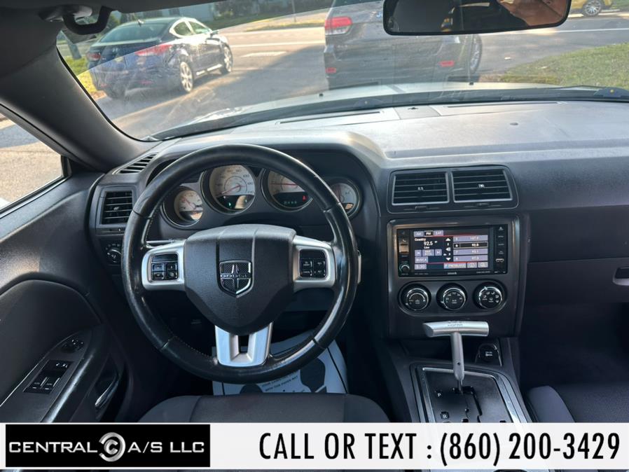 2012 Dodge Challenger SXT photo