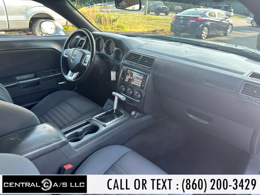 2012 Dodge Challenger SXT photo