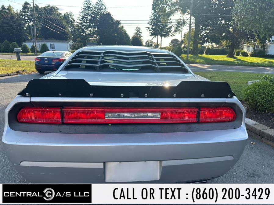 2012 Dodge Challenger SXT photo