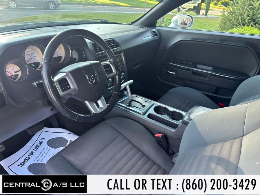 2012 Dodge Challenger SXT photo