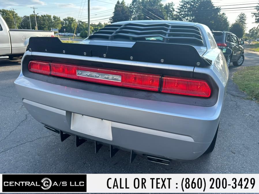 2012 Dodge Challenger SXT photo