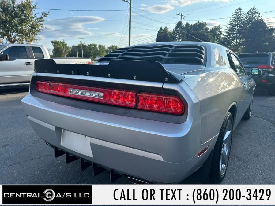 2012 Dodge Challenger SXT photo